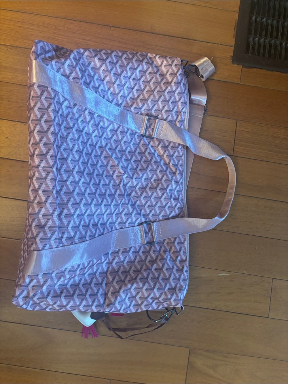 Weekend bag with bag charm